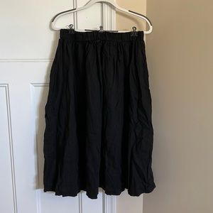Pyne & Smith 100% linen skirt in black with pockets